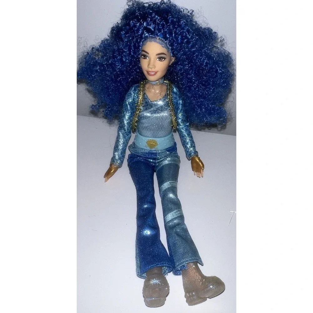 (3/b53)Mattel Disney Descendants the Rise of Red Princess Chloe Charming Doll